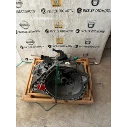 320101106R TL6 002 MEGANE...